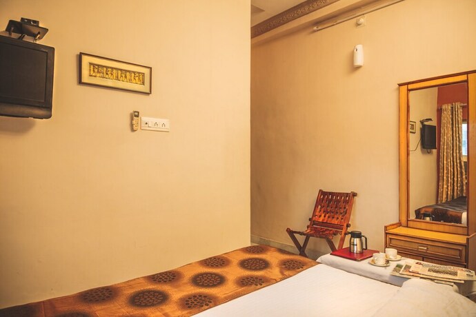 Imagen de la habitación del Hotel Meenakshi Udaipur. Foto 8