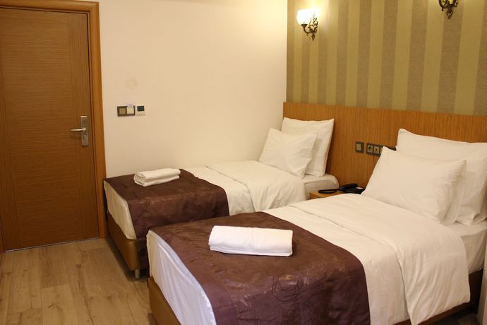 Imagen de la habitación del Hotel Melidium. Foto 2
