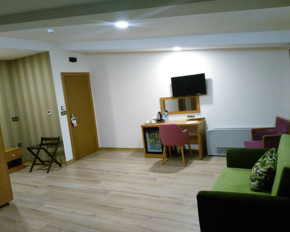 Imagen de la habitación del Hotel Melidium. Foto 4