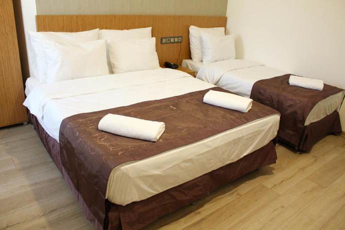 Imagen de la habitación del Hotel Melidium. Foto 13