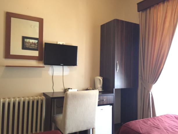 Imagen de la habitación del Hotel Mercan. Foto 9