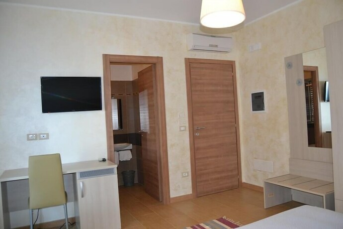 Imagen de la habitación del Hotel Mercurio. Foto 24