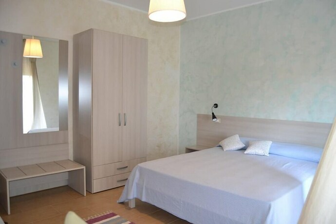 Imagen de la habitación del Hotel Mercurio. Foto 25