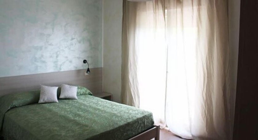 Imagen de la habitación del Hotel Mercurio. Foto 26