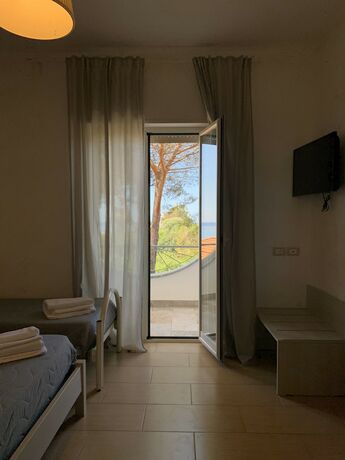 Imagen general del Hotel Mercurio, Santa Maria. Foto 6