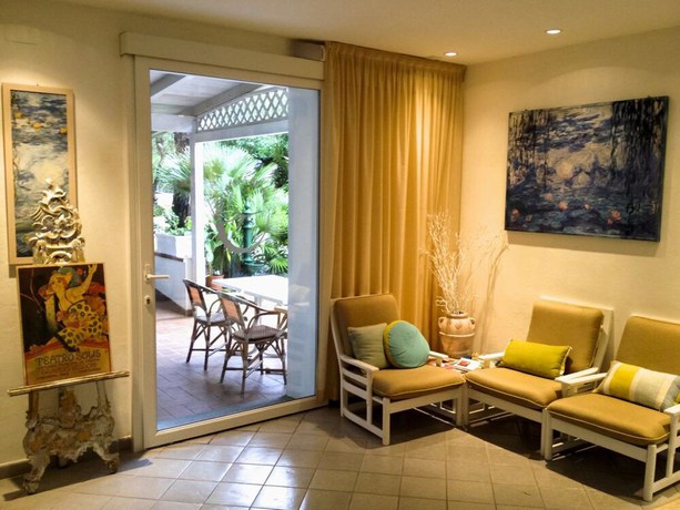 Imagen de los interiores del Hotel Meridiana. Foto 17