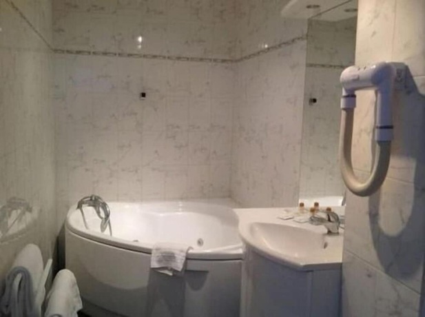 Imagen general del Hotel Mervil Airport. Foto 11