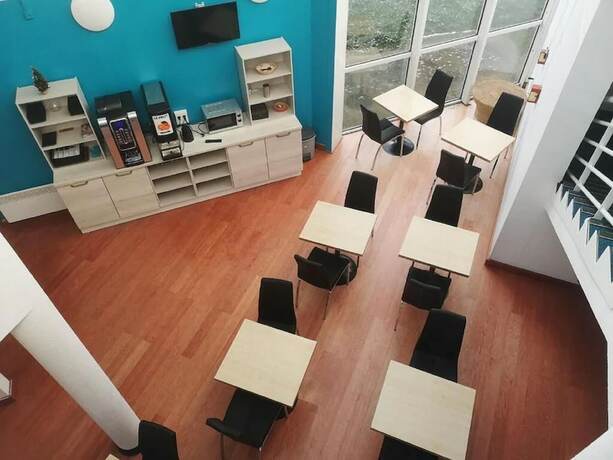 Imagen general del Hotel Mervil Airport. Foto 12