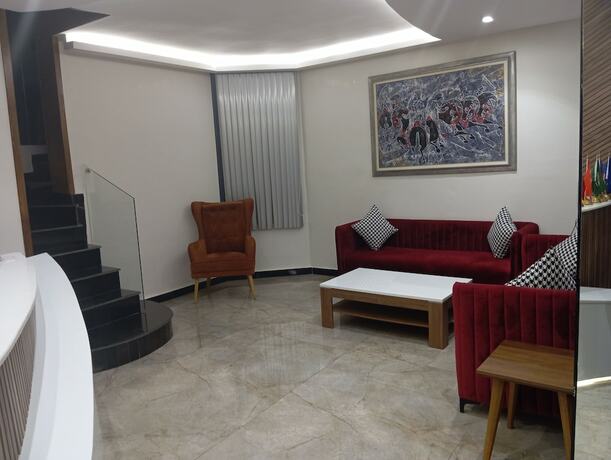 Imagen general del Hotel Meuble Parisien. Foto 9