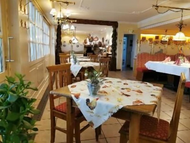 Imagen del bar/restaurante del Hotel Meyer - Alter Bergischer Gasthof. Foto 2