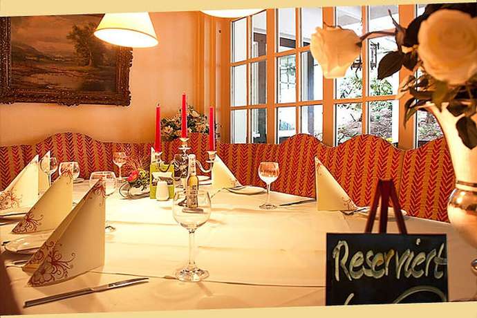 Imagen del bar/restaurante del Hotel Meyer - Alter Bergischer Gasthof. Foto 3