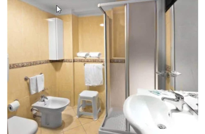 Imagen de la habitación del Hotel Milton. Foto 7