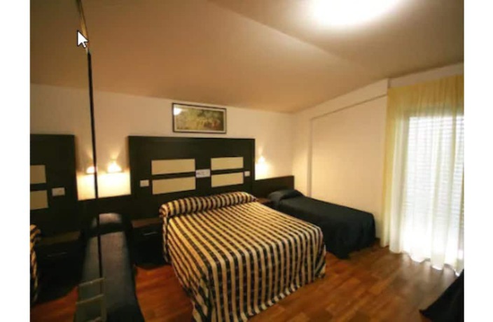 Imagen de la habitación del Hotel Milton. Foto 10