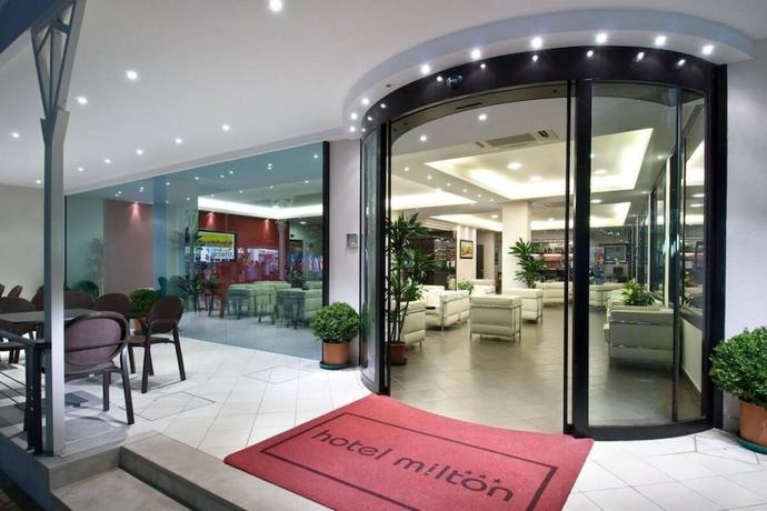 Imagen de los interiores del Hotel Milton. Foto 16