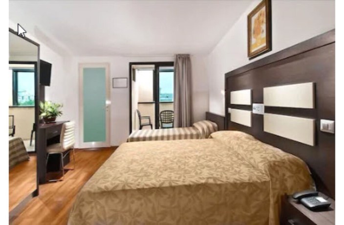 Imagen de la habitación del Hotel Milton. Foto 13