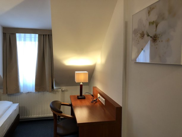 Imagen de la habitación del Hotel Mirabell. Foto 6