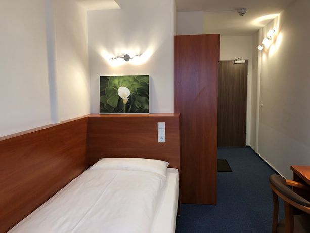 Imagen de la habitación del Hotel Mirabell. Foto 13
