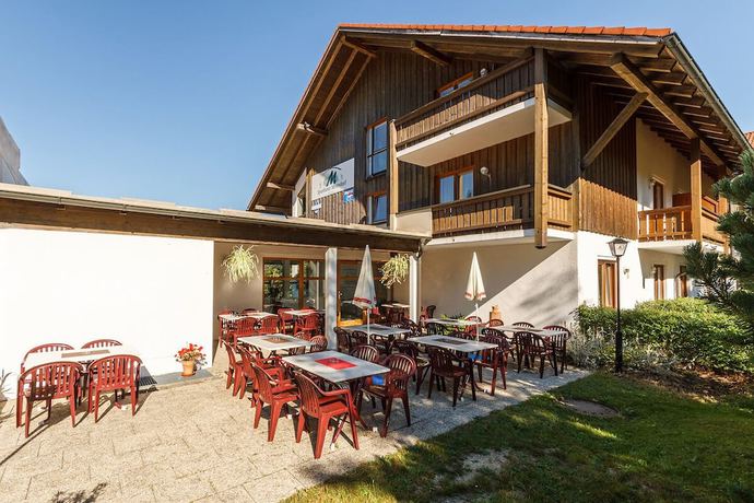 Imagen de los exteriores del Hotel Mitterdorf. Foto 14
