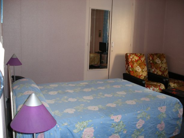 Imagen de la habitación del Hotel Modern. Foto 5