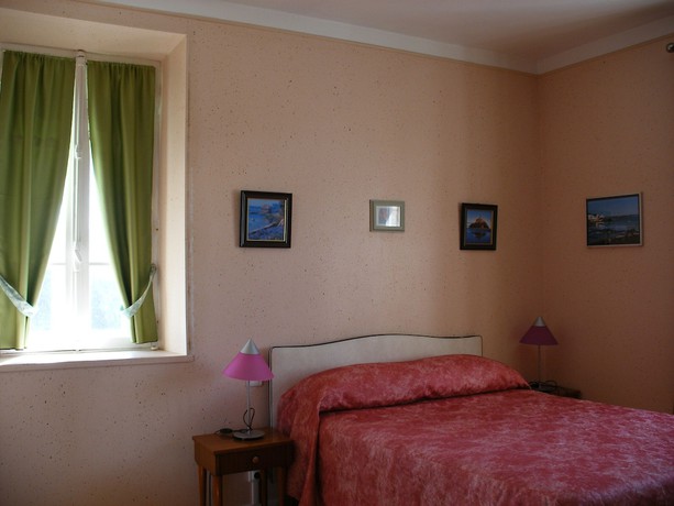 Imagen de la habitación del Hotel Modern. Foto 9