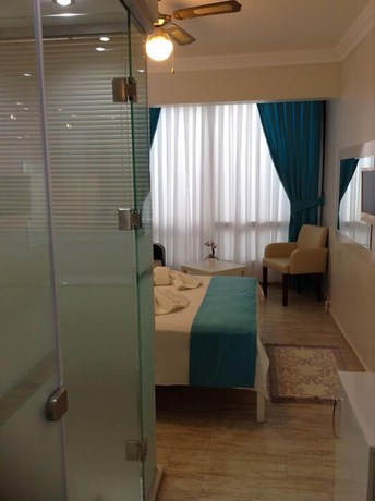 Imagen de la habitación del Hotel Mola. Foto 18