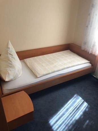 Imagen de la habitación del Hotel Montan. Foto 2