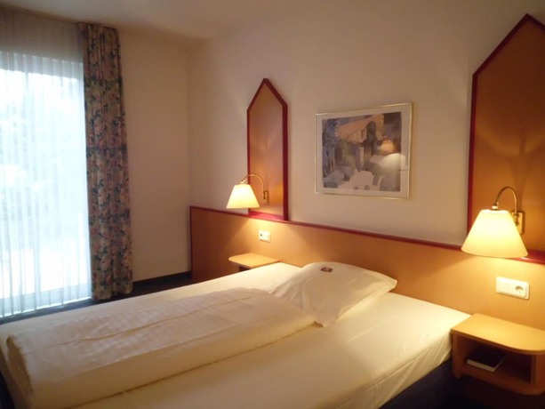 Imagen de la habitación del Hotel Montana Lauenau. Foto 7