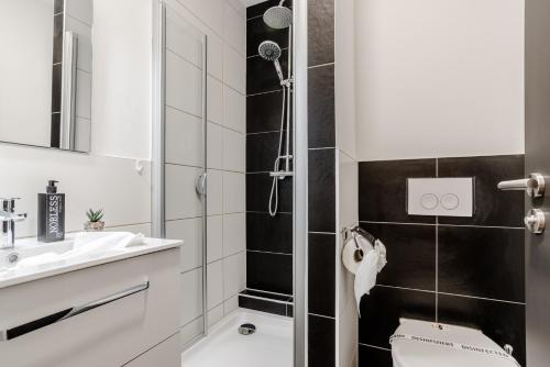 Imagen de la habitación del Hotel Montenegro. Foto 12