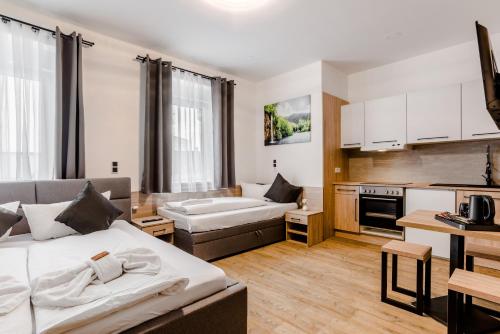 Imagen de la habitación del Hotel Montenegro. Foto 13