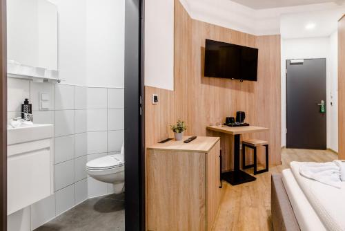 Imagen de la habitación del Hotel Montenegro. Foto 16