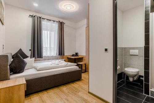 Imagen de la habitación del Hotel Montenegro. Foto 17