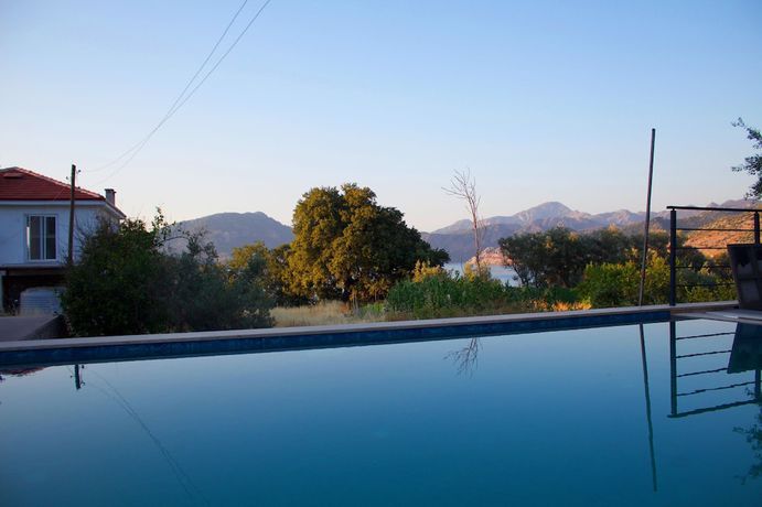 Imagen de la piscina del Hotel Mood Hill. Foto 20