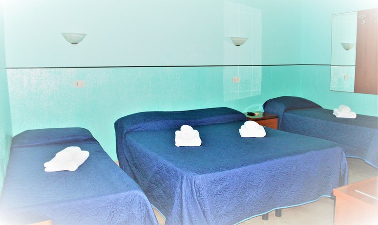 Imagen de la habitación del Hotel Moon Light. Foto 3