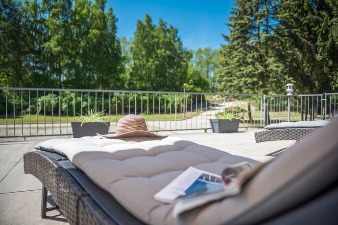 Imagen de los exteriores del Hotel Mukran. Foto 16