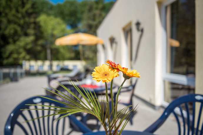 Imagen de los exteriores del Hotel Mukran. Foto 17