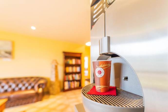 Imagen del bar/restaurante del Hotel Mukran. Foto 5