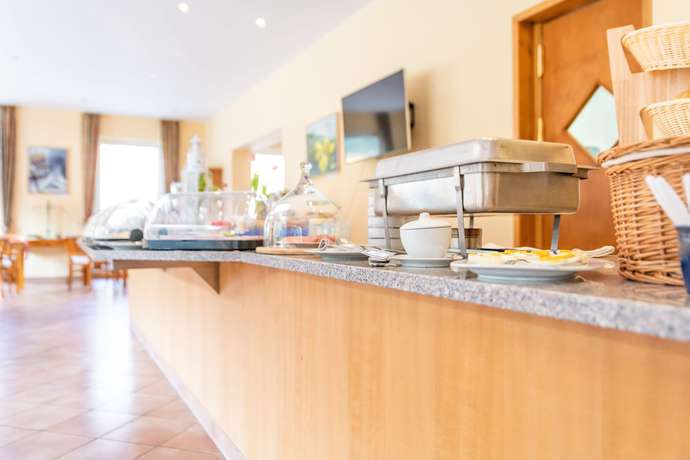 Imagen del bar/restaurante del Hotel Mukran. Foto 6