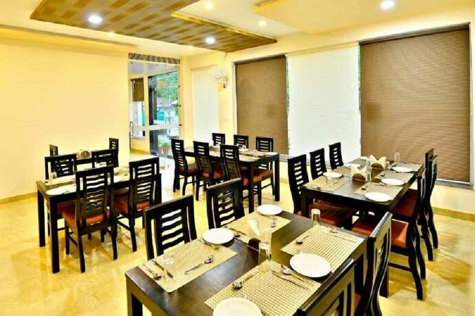 Imagen del bar/restaurante del Hotel Mukund Villas. Foto 14