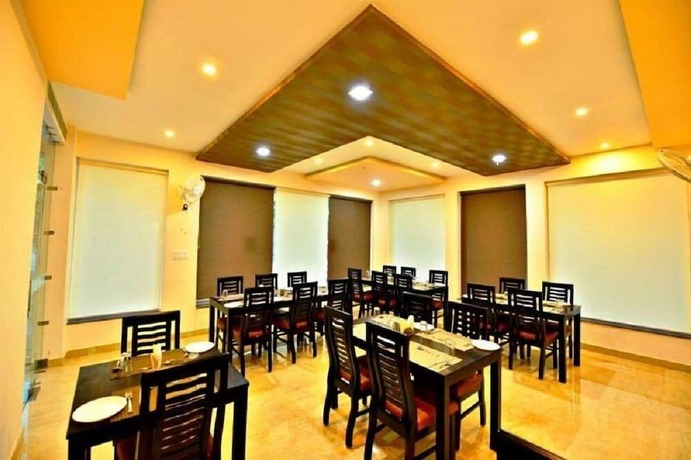 Imagen del bar/restaurante del Hotel Mukund Villas. Foto 15