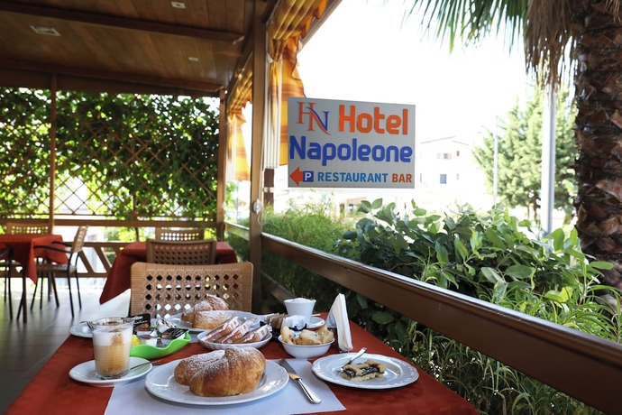 Imagen del bar/restaurante del Hotel Napoleone. Foto 5