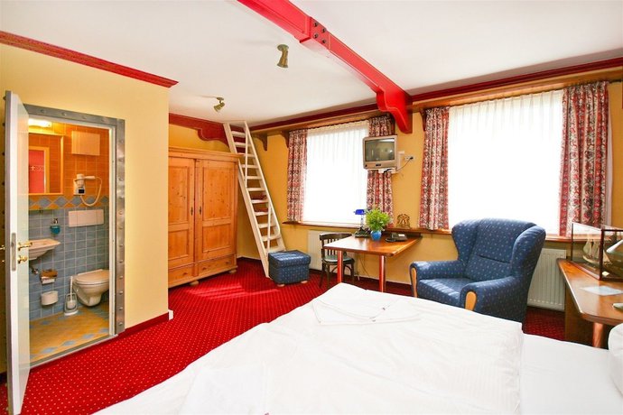 Imagen de la habitación del Hotel Nautilus. Foto 16