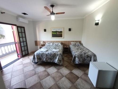 Imagen de la habitación del Hotel Nazar&eacute;. Foto 14