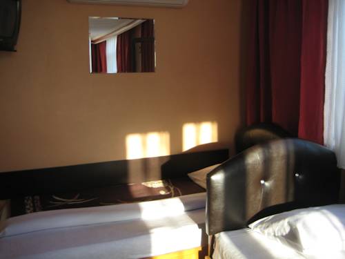 Imagen de la habitación del Hotel Necmi. Foto 1