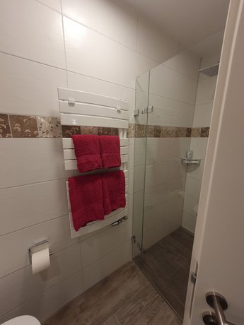 Imagen de la habitación del Hotel Neuenburger Hof. Foto 13