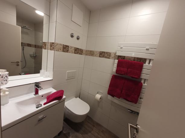 Imagen de la habitación del Hotel Neuenburger Hof. Foto 15