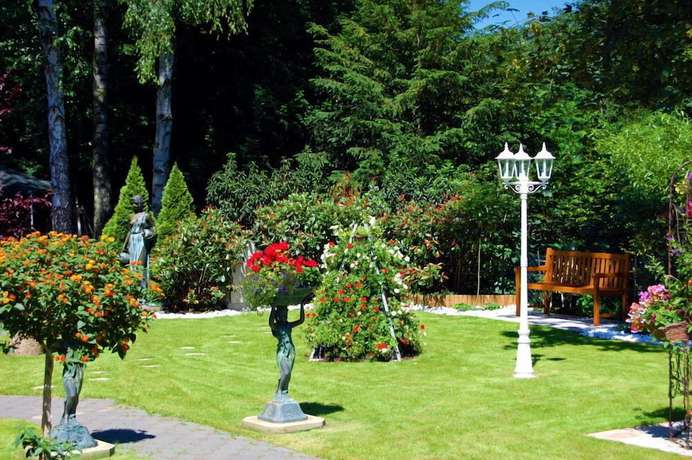 Imagen de los exteriores del Hotel Neuh&ouml;fer am S&uuml;dpark. Foto 8