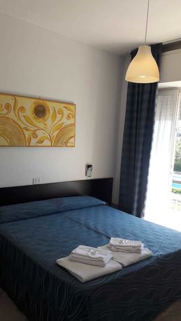 Imagen de la habitación del Hotel New Marilu. Foto 6