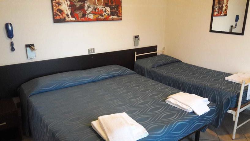 Imagen de la habitación del Hotel New Marilu. Foto 10