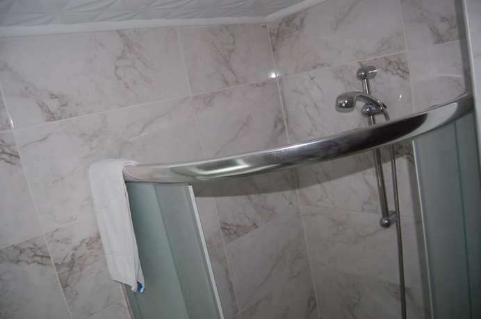 Imagen de la habitación del Hotel Nil Alav. Foto 6