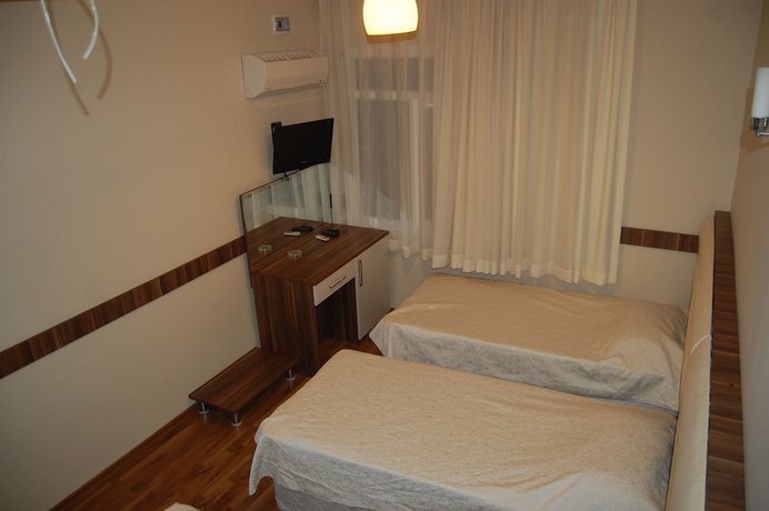 Imagen de la habitación del Hotel Nil Alav. Foto 8